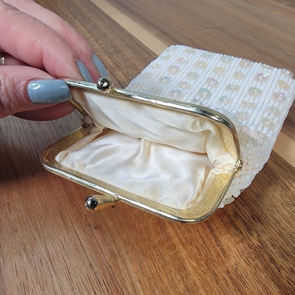 Vintage Beaded and Sequins Kiss Lock Bag Coin Purse Evening Made in Hong Kong - Picture 15 of 17